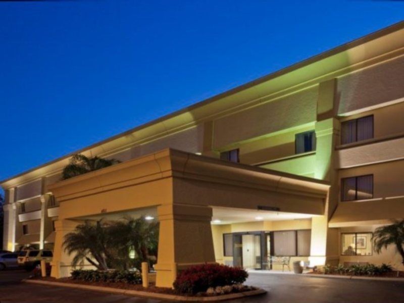 Готель La Quinta By Wyndham Tampa Fairgrounds - Casino Екстер'єр фото